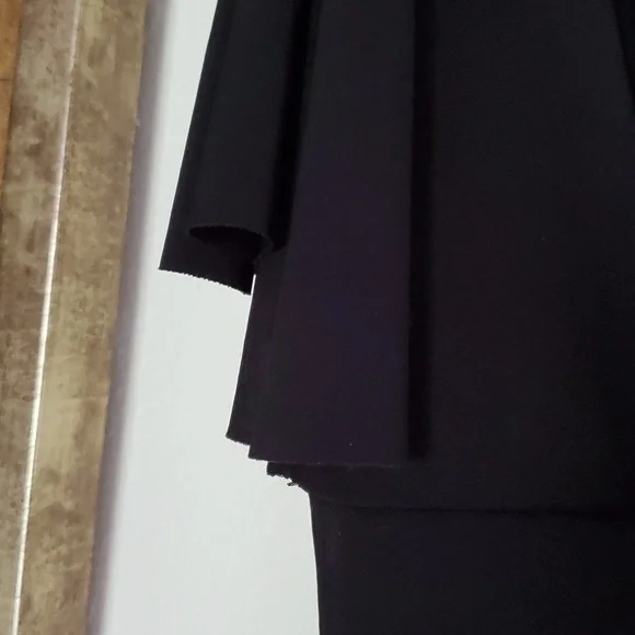 Formal black dresses - Picture 3 of 3